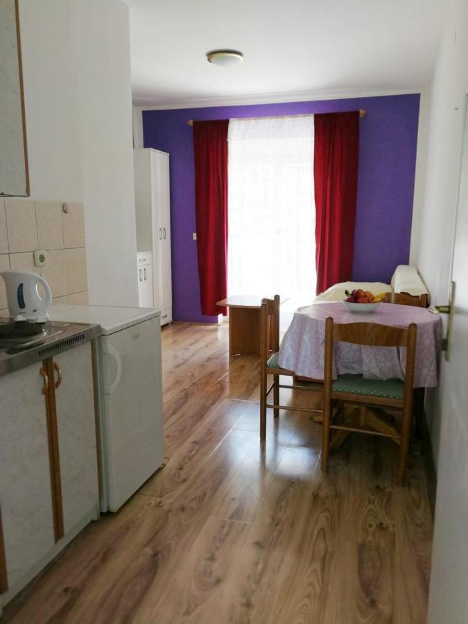 Apartmani Leon Biograd Na Moru Esterno foto