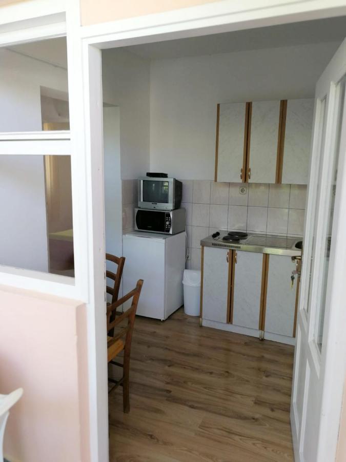 Apartmani Leon Biograd Na Moru Esterno foto
