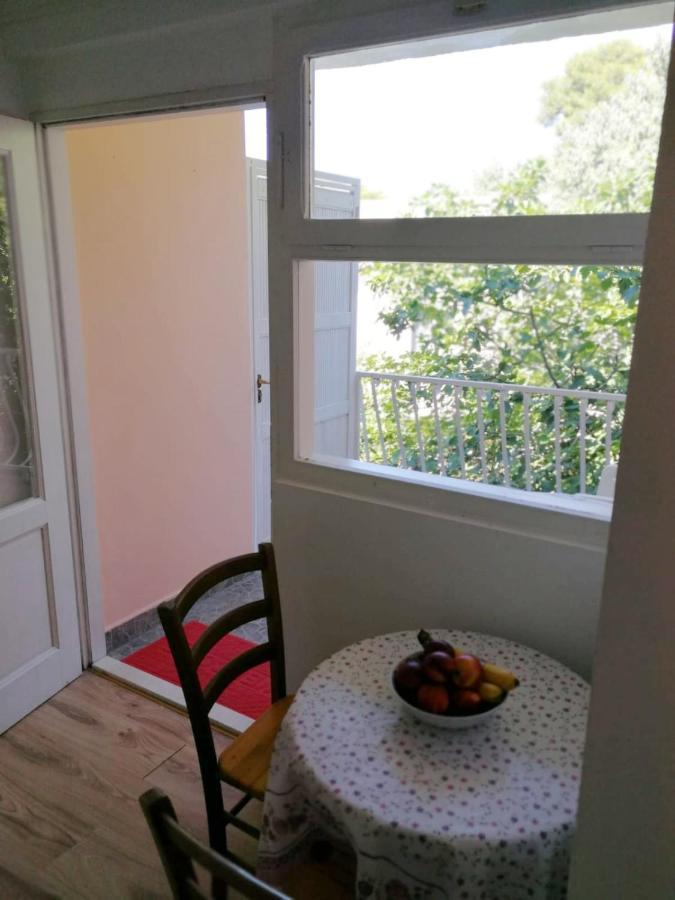 Apartmani Leon Biograd Na Moru Esterno foto