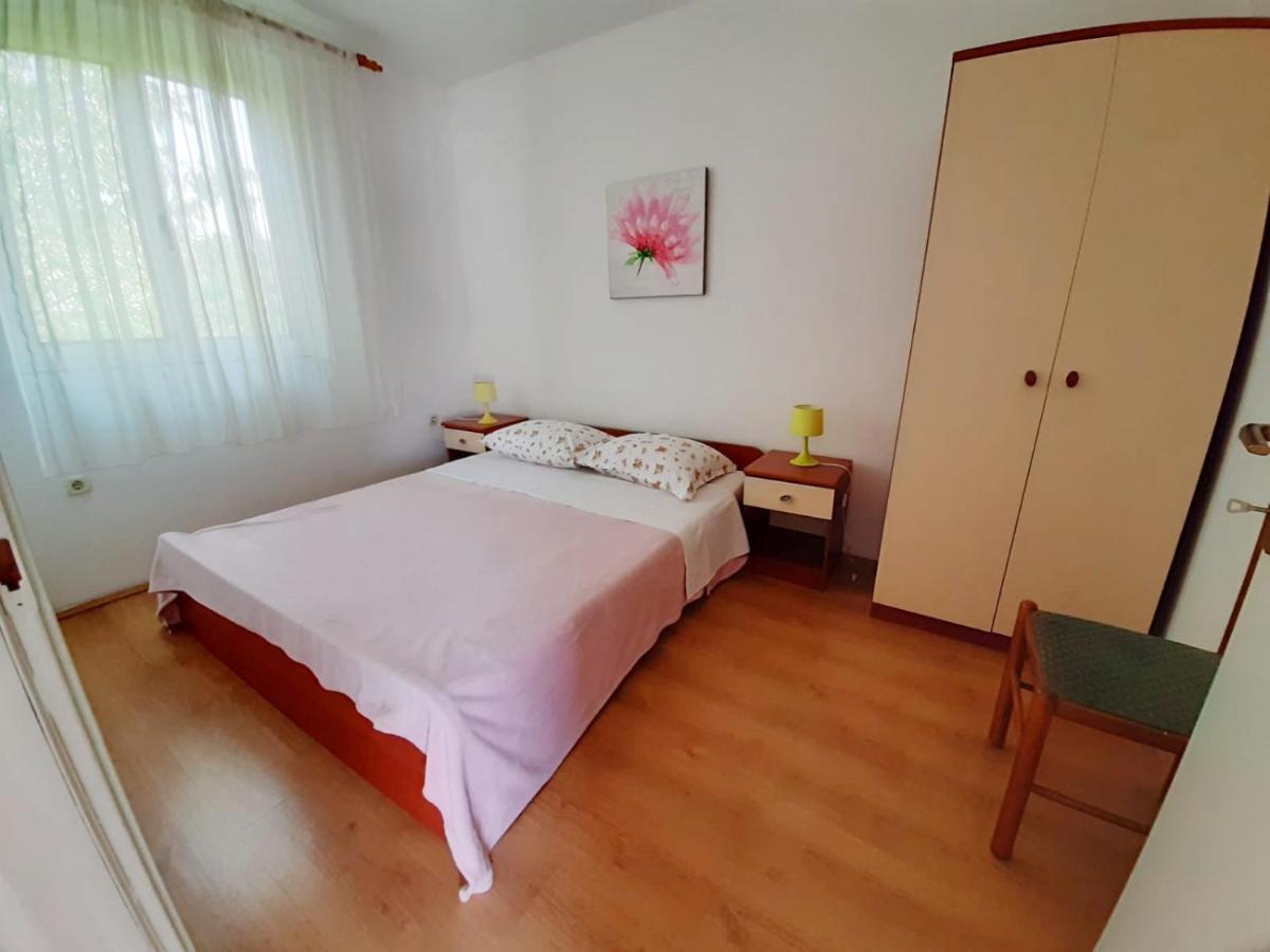 Apartmani Leon Biograd Na Moru Esterno foto