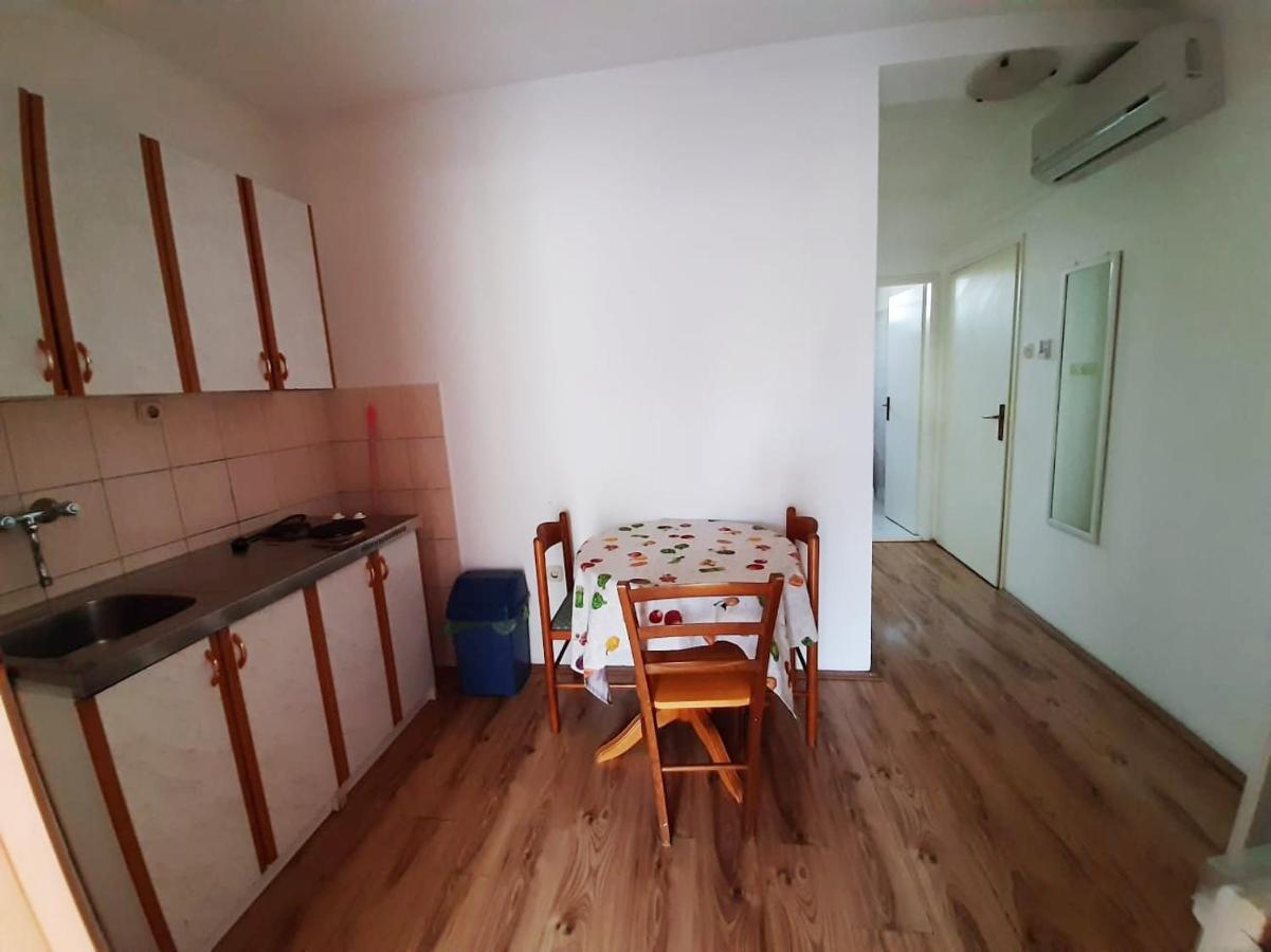 Apartmani Leon Biograd Na Moru Esterno foto