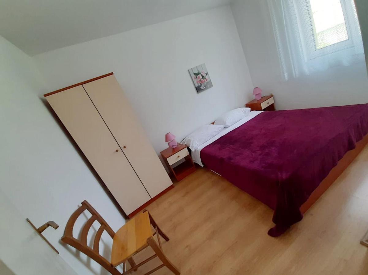 Apartmani Leon Biograd Na Moru Esterno foto