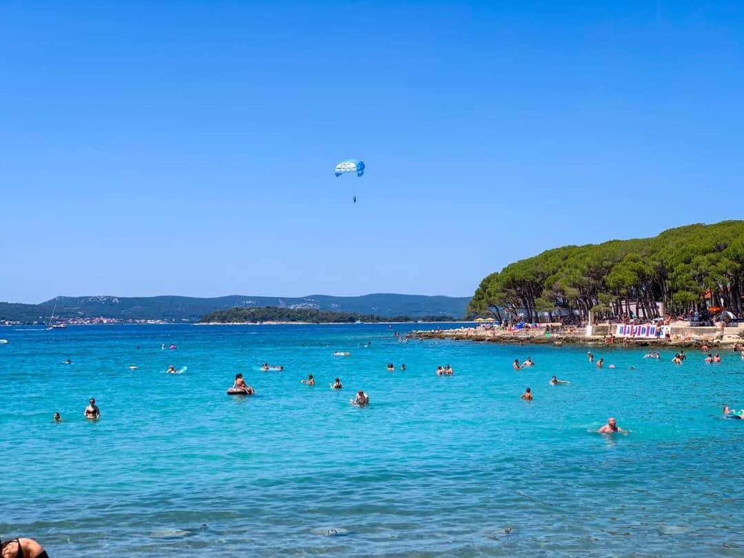 Apartmani Leon Biograd Na Moru Esterno foto