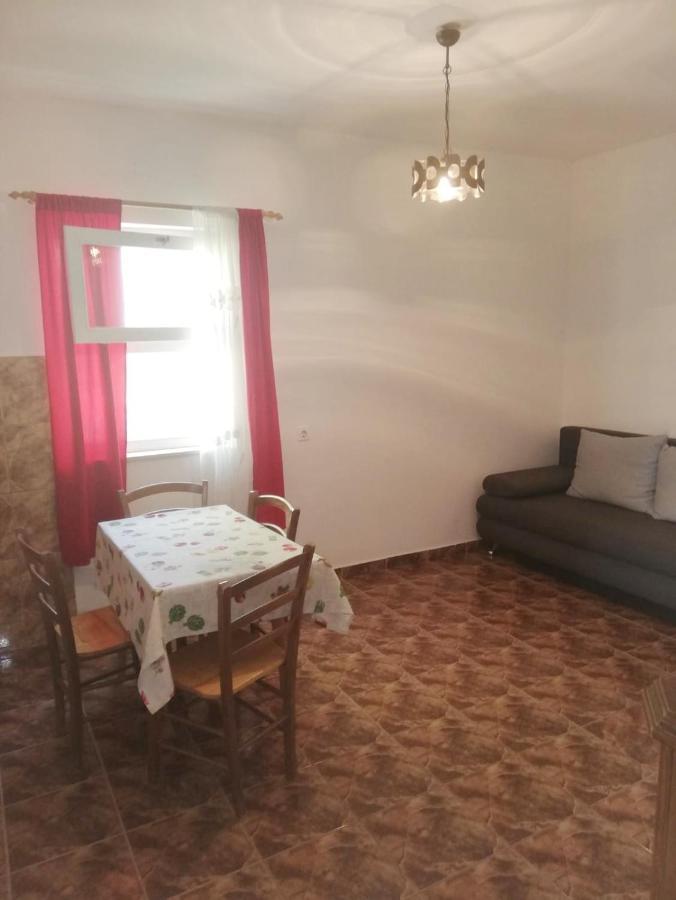 Apartmani Leon Biograd Na Moru Esterno foto